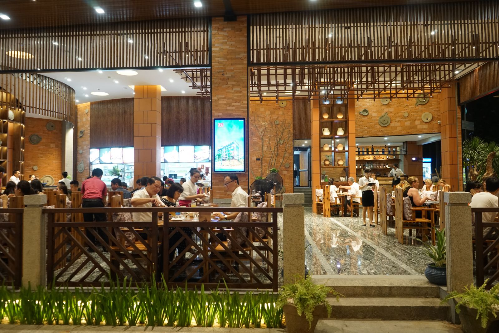 nhà hàng có phòng vip tại Đà Nẵng